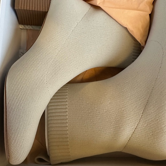 Quince Eco Knit Heeled Bootie in Cream Size 10 - Picture 7 of 9